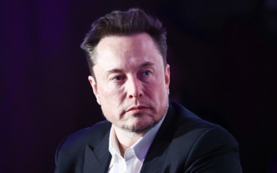 Cổ đông Tesla kiện Elon Musk